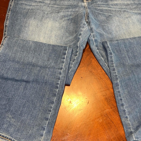 Old Navy micro flare jeans / size 18 - Picture 3 of 3